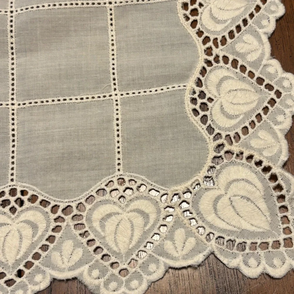 Vintage Placemats Cream Lace Heart Embroidered Hemstitched Lot of 8
